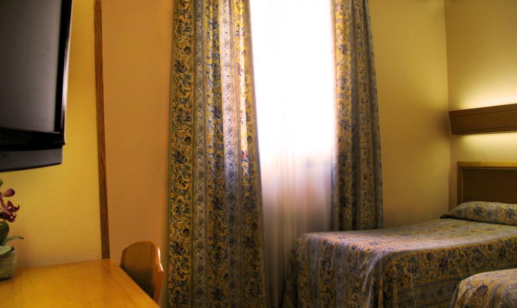 Hostal Los Guerreros Толедо Екстер'єр фото